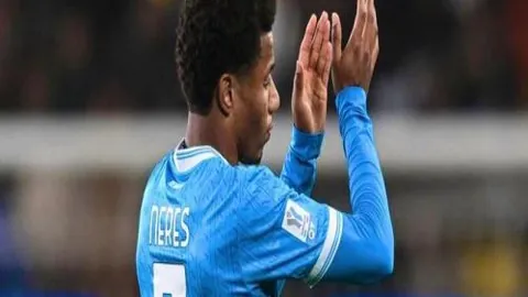 乒乓球男单四强决战在即！中日瑞三国争霸，12月14日赛事前瞻，巅峰对决不容错过！